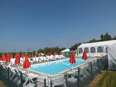 camping-libertin-la-roseraie-piscine